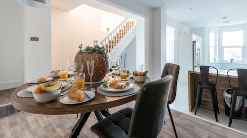 Woodland View Newport - 4 bedroom home