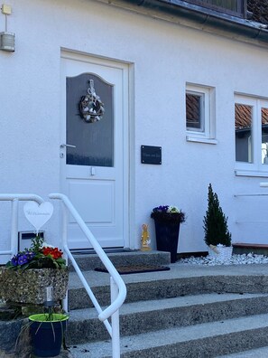 Exterior detail - "Haus am See" - a time-out for the whole family Familie☀️> 🏡☀️insta hausamseekrems☀️🏡 (Krems II)