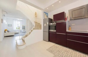 Interior - Hyper Centre ANTIBES town house <br>air-conditioned 100 m2 & terrace 20m2 (Antibes)