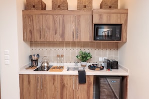 Apartment, 1 Schlafzimmer | Eigene Kochnische | Kühlschrank, Mikrowelle, Ofen, Wasserkocher mit Kaffee-/Teezubehör