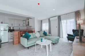 Villa, 2 Bedrooms | Living area | 32-inch LCD TV with cable channels, TV - Mabaat - White Pearl Al Basatin - 600 (Jeddah)