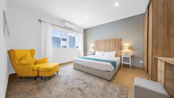 Tabla de planchar con plancha, wifi y decoración personalizada
