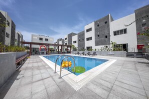 Outdoor pool - Mabaat - White Pearl Al Basatin - 600 (Jeddah)