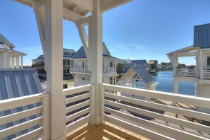 Property grounds - Coastal Cottage on Bridge w/ Lake Views & Amenities@Cinnamon Shore South (Port Aransas)