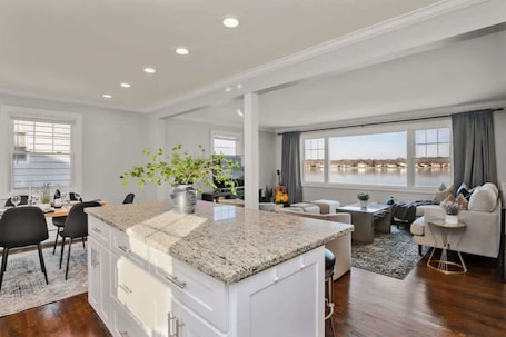 Interior. Waterview House Walking Distance from Cove Beach