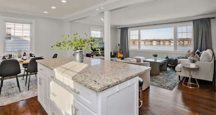 Waterview House Walking Distance from Cove Beach