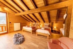 4 bedrooms, iron/ironing board, travel crib, free WiFi - Luxury chalet LE CARIBOU, near Gérardmer, exceptional view, jacuzzi. (Xonrupt-Longemer)