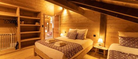 4 bedrooms, iron/ironing board, travel cot, free WiFi