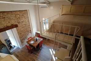 1 bedroom, iron/ironing board, travel crib, WiFi - Casa Mucca Carlina, pool and sauna (Camaiore)