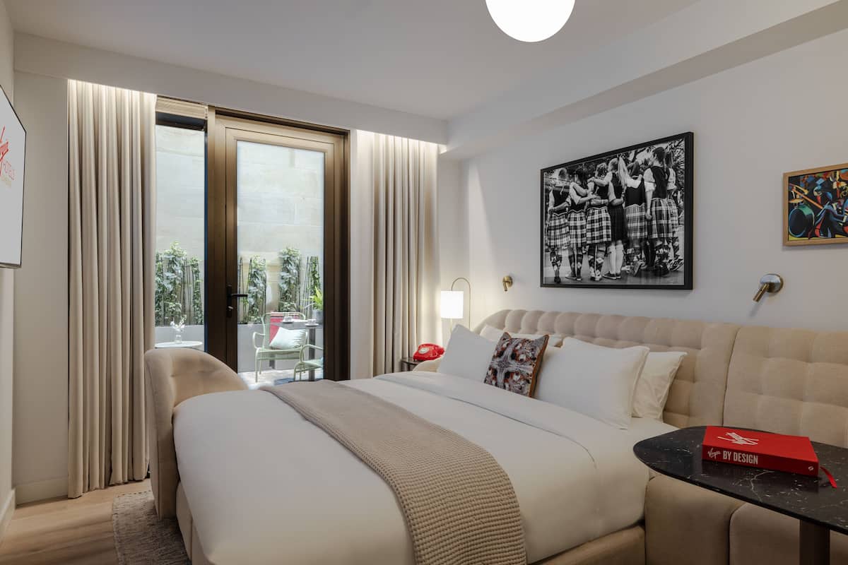 Chamber King Patio/Terrace | Ropa de cama hipoalergénica y minibar
