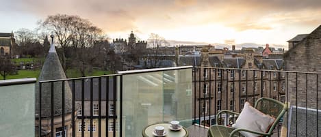 Room, 1 King Bed, Patio (Chamber, Terrace) | Terrace/patio