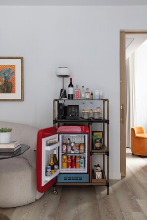 Minibar - Virgin Hotels Edinburgh (Edinburgh)