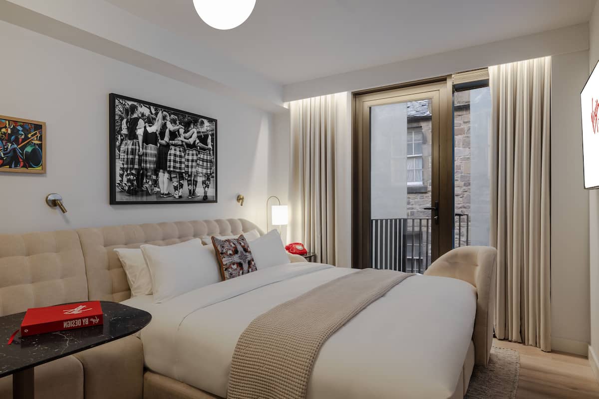 Habitación, 1 cama King size, balcón | Ropa de cama hipoalergénica y minibar