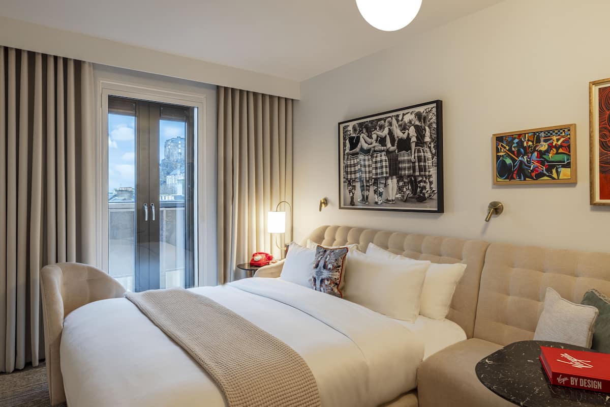 Habitación, 1 cama King size | Ropa de cama hipoalergénica y minibar