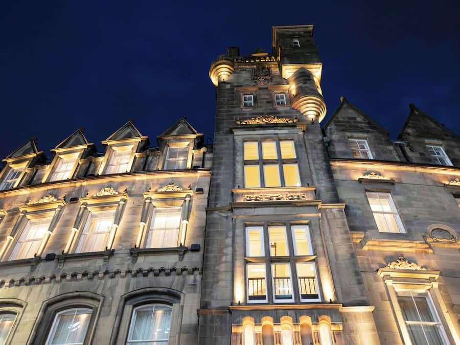 Fasade – kveld/natt