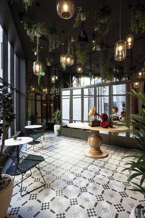 Coffee service - Virgin Hotels Edinburgh (Edinburgh)