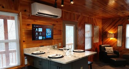 Remote & Private Cabin with Spa, Mountain Views and Hiking to Appalachian Trail.