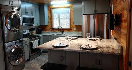 Remote & Private Cabin with Spa, Mountain Views and Hiking to Appalachian Trail.