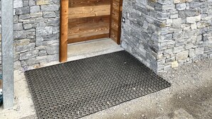 Unclassified image, 2 of 22, button - Mountain chalet (Les Contamines-Montjoie)