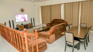 Smart TV, DVD player, aparelho de som