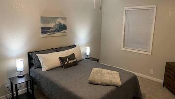 2 bedrooms, iron/ironing board, travel cot, free WiFi