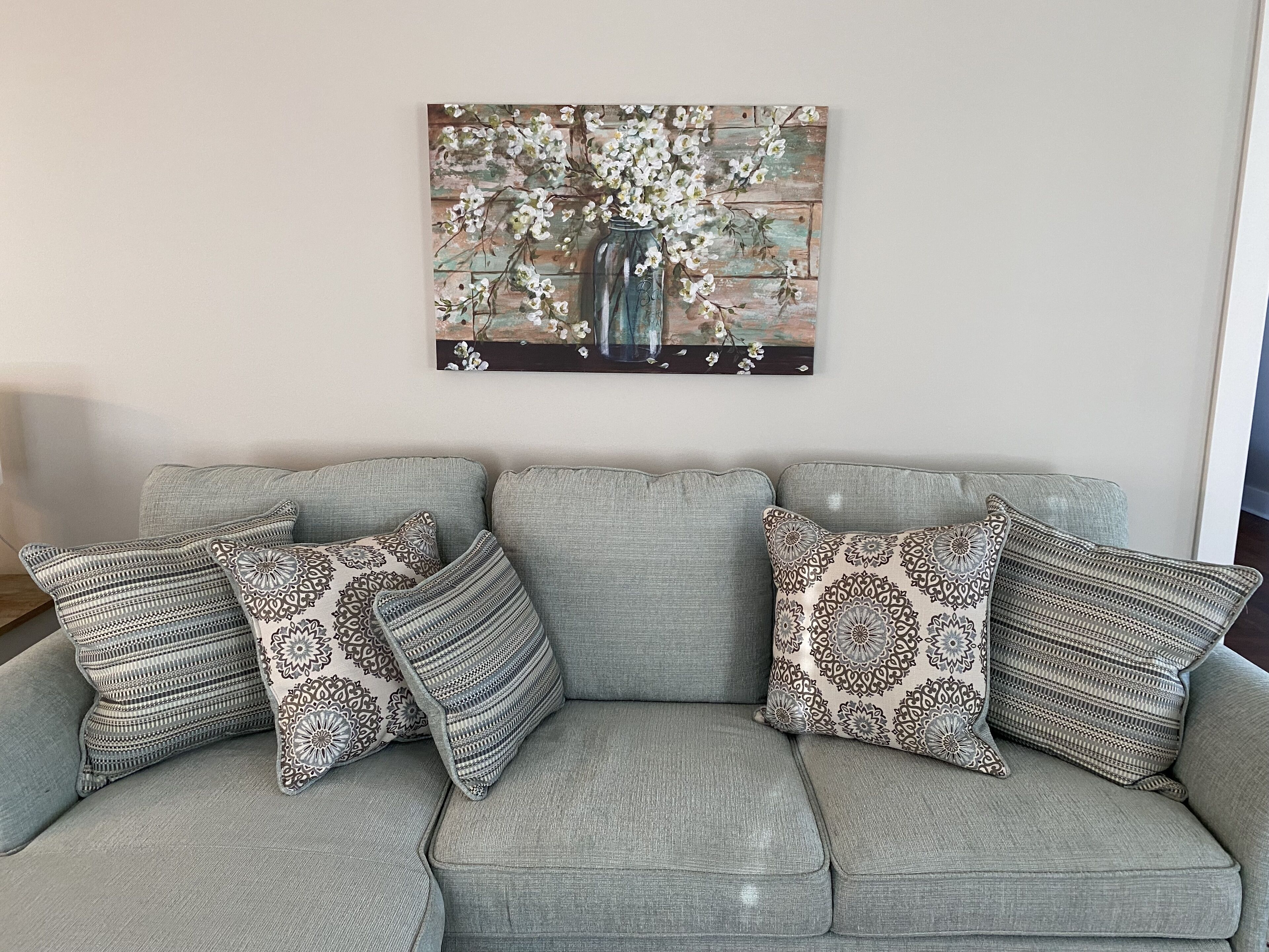 Een smart-tv en een open haard