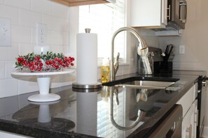 Fridge, microwave, oven, stovetop - Old Glory - NEWER LISTING / FULLY RENOVATED (Williamstown)