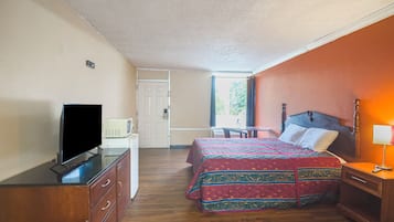 Room, 1 King Bed, Smoking