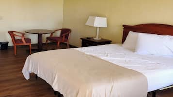 Queen Bed Accessible Non-Smoking | 免費 Wi-Fi、床單