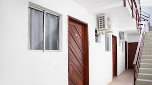 Gambar tidak terklasifikasi, 3 dari 30, tombol