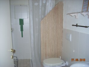 Shower, hair dryer, bidet, towels - Two-room apartment in the countryside a stone's throw from the sea (Calice Ligure)
