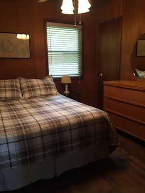 3 bedrooms, bed sheets