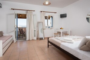 Traditional Studio, Sea View