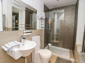 Maison | Salle de bain | Ensemble douche/baignoire, baignoire relaxante profonde, sèche-cheveux