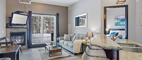 Smart TV, fireplace, Netflix, streaming services