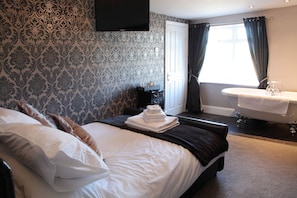 Iron/ironing board, free WiFi - The Windmill Inn - Whitby (Whitby)