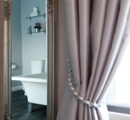 Superior Double Room | Iron/ironing board, free WiFi. The Windmill Inn - Whitby