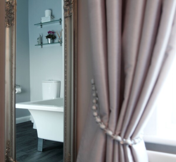 Superior Double Room | Iron/ironing board, free WiFi