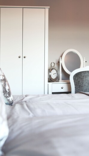 Iron/ironing board, free WiFi - The Windmill Inn - Whitby (Whitby)