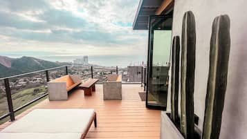 Standard Studio | Beach/ocean view