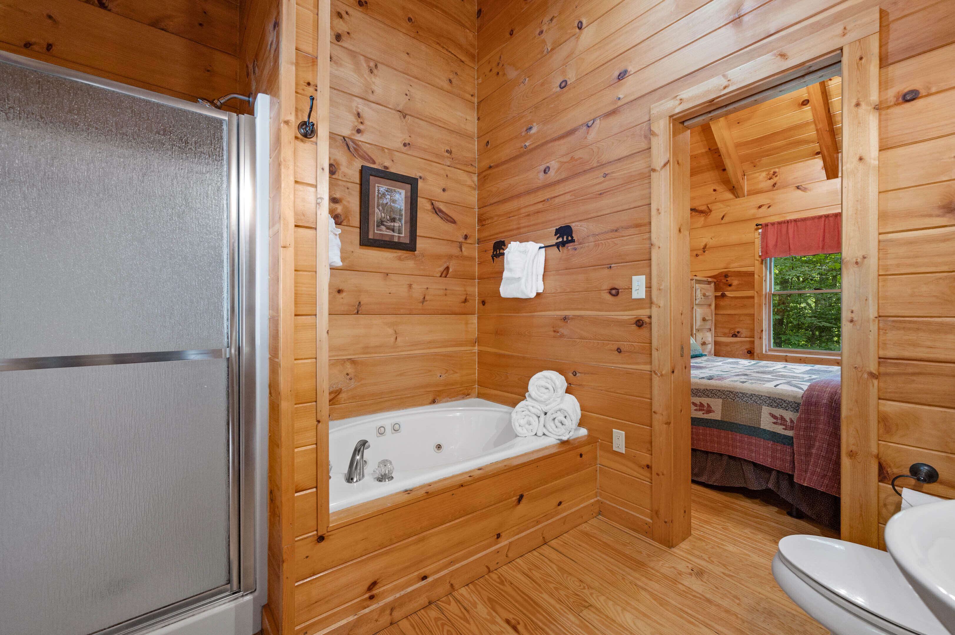 Shower, jetted bath, hair dryer, towels