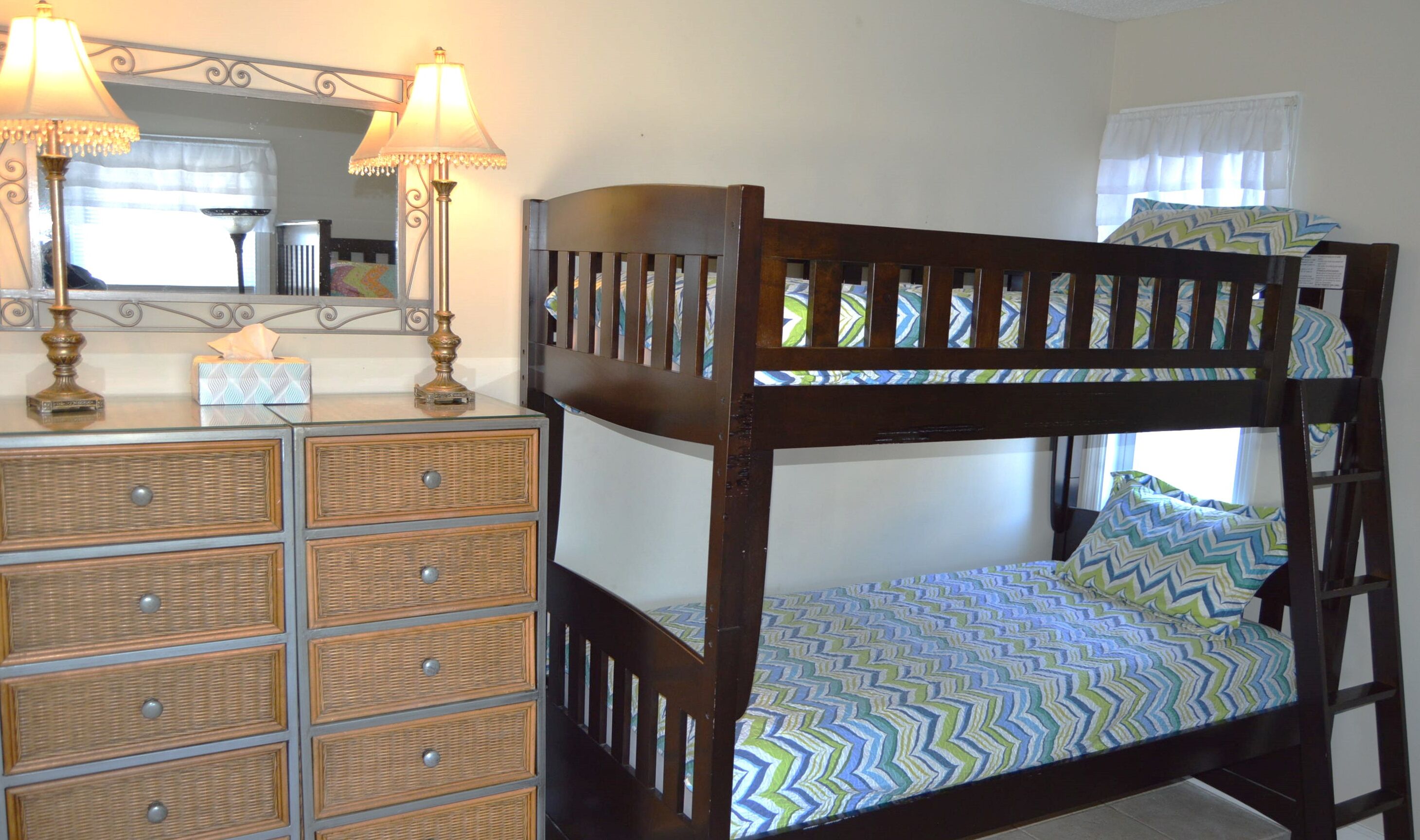 2 bedrooms, desk, iron/ironing board, travel crib