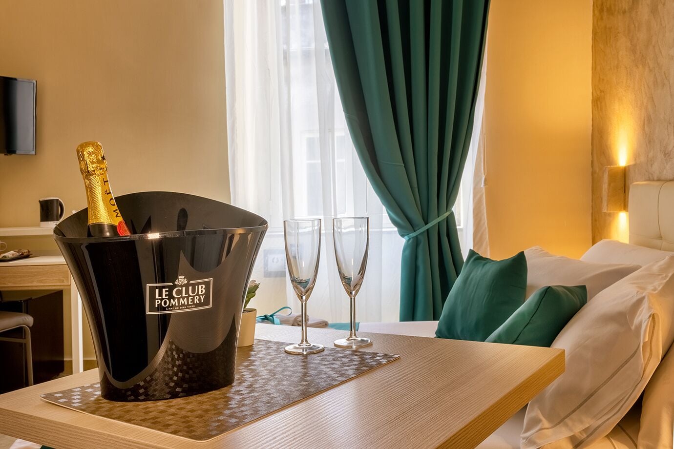 Habitación Deluxe | Minibar, caja fuerte, escritorio y espacio para trabajar con un portátil
