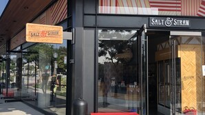 A storefront with a sign reading "Salt & Straw." - Artfully Curated Loft-Like Studio (Culver City)
