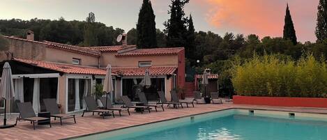 Outdoor pool, a heated pool