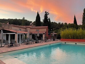 室外泳池、暖水池