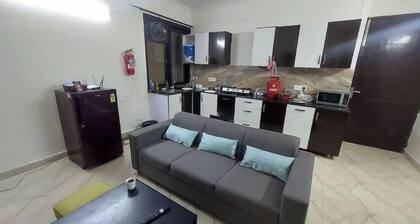 F1 Room in 4BHK with Netflix, attach bath in SAKET