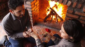 Premium Cabin | Living area | 32-inch LED TV with digital channels, TV