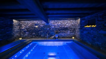 Sauna, 2 salles de soins, massages