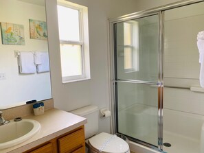 House, Multiple Beds (Cathys Southern Dunes Vacation Home) | Bathroom